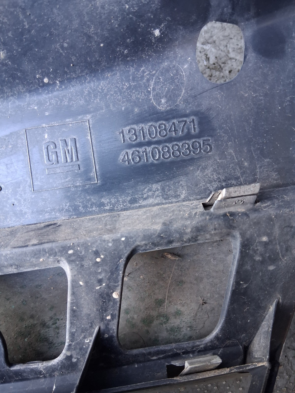 2006 VAUXHALL ASTRA H FRONT GRILLE AND CHROME CENTRE BADGE GRILL 13108471