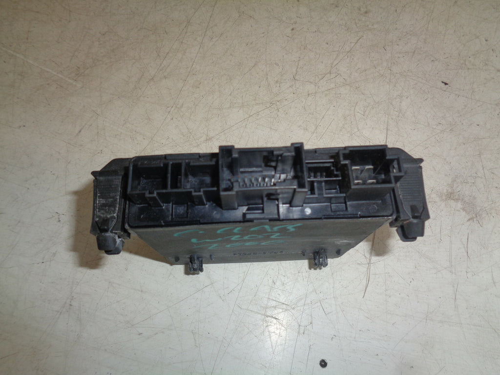 MERCEDES BENZ C CLASS W202 FRONT DOOR CONTROL UNIT ECU 2108207526