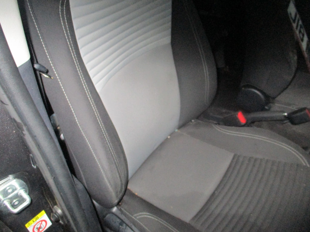 TOYOTA YARIS MK3 2018 OSF DRIVER SIDE FRONT COMPLETE SEAT FABRIC