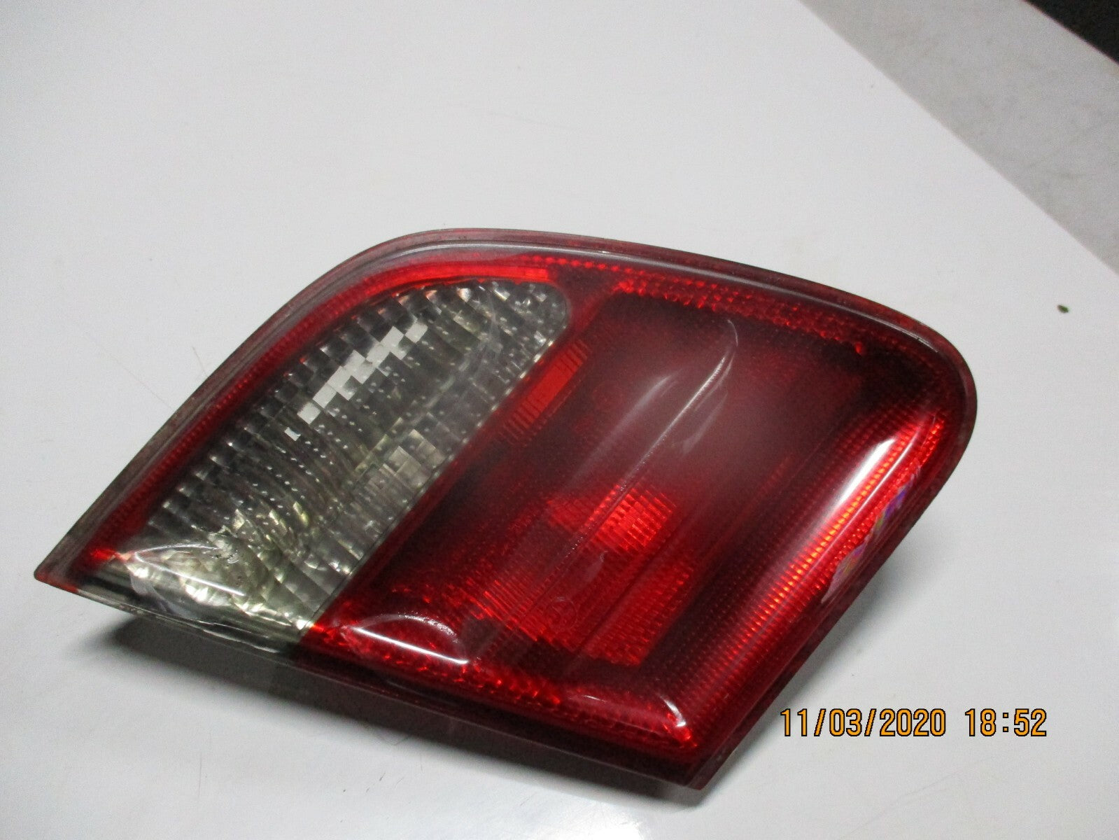MERCEDES E CLASS 2001 2 X PASSENGER DRIVER REAR INNER BOOT LID TAILGATE LIGHT
