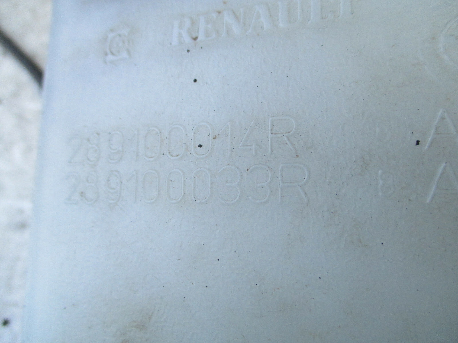RENAULT SCENIC MK3 2012 FRONT WINDSCREEN WASHER WATER BOTTLE 289100014R