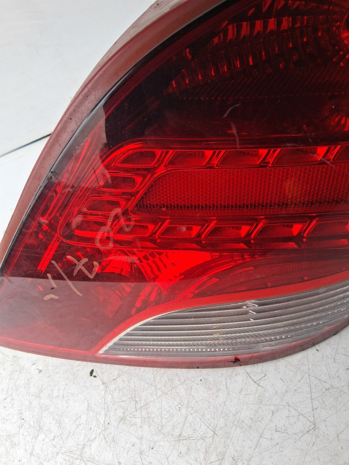 2012 PEUGEOT 207 OSR OFF RIGHT DRIVER SIDE REAR TAIL LIGHT 9686565980