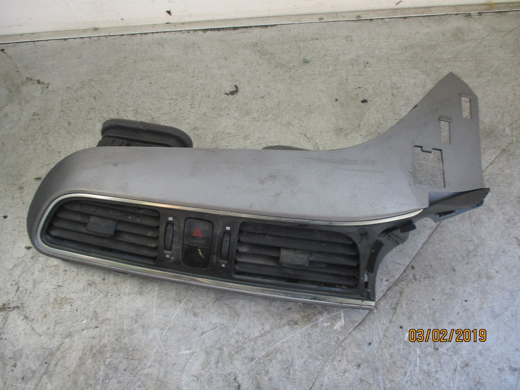 RENAULT KADJAR 2016 CENTRE DASHBOARD AIR VENTS 00209442 00209441 00189113 01