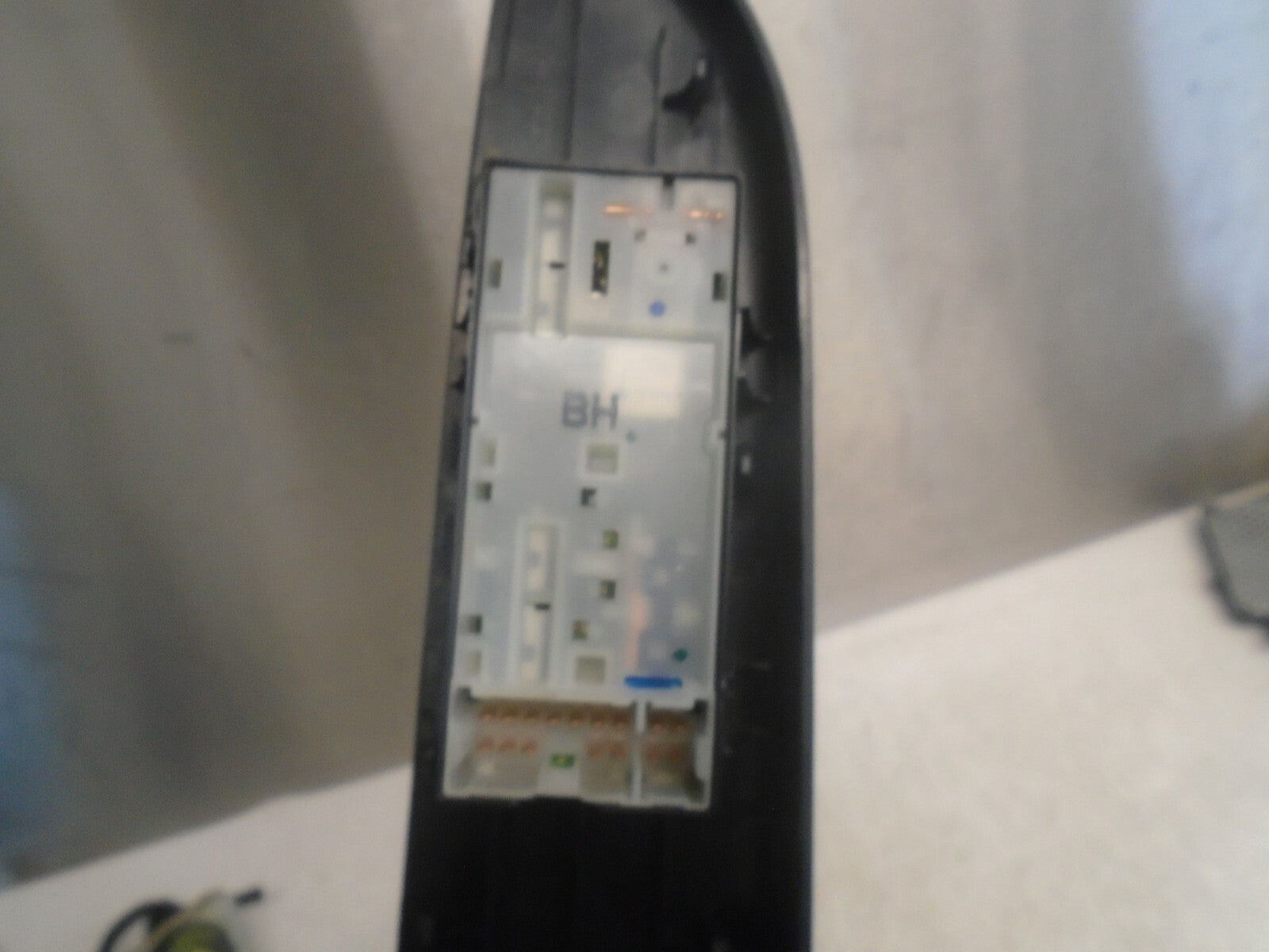 NISSAN MICRA 2016 MK4 OSF FRONT DRIVER SIDE WINDOW SWTCH