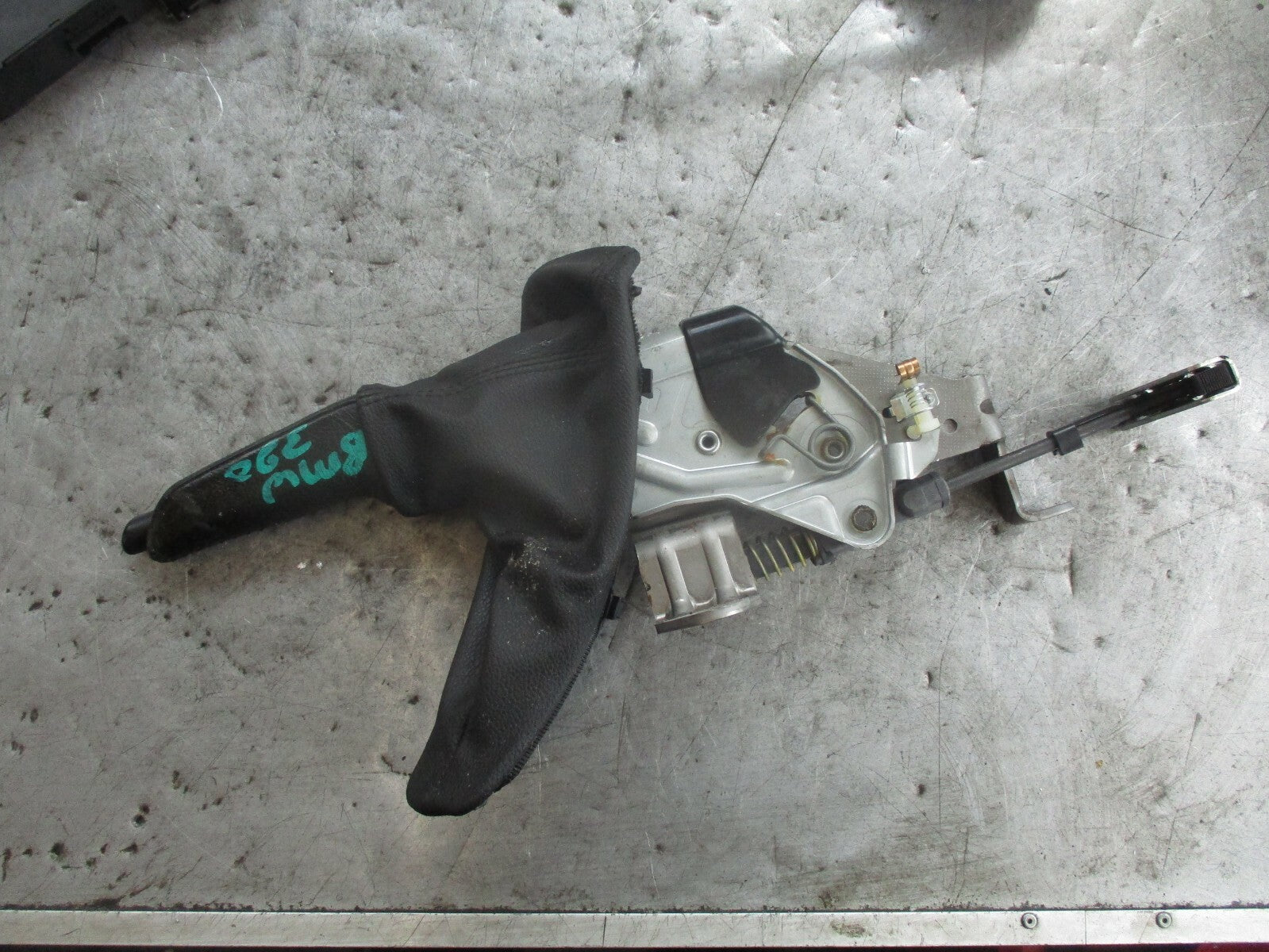 BMW 3 SERIES E90 PARKING HANDBRAKE LEVER HANDLE 6764924