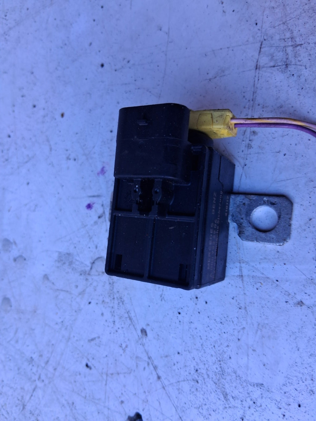 2015 MERCEDES C CLASS W204 SAFETY BATTERY PYROTECHNICAL FUSE RELAY A0009822904