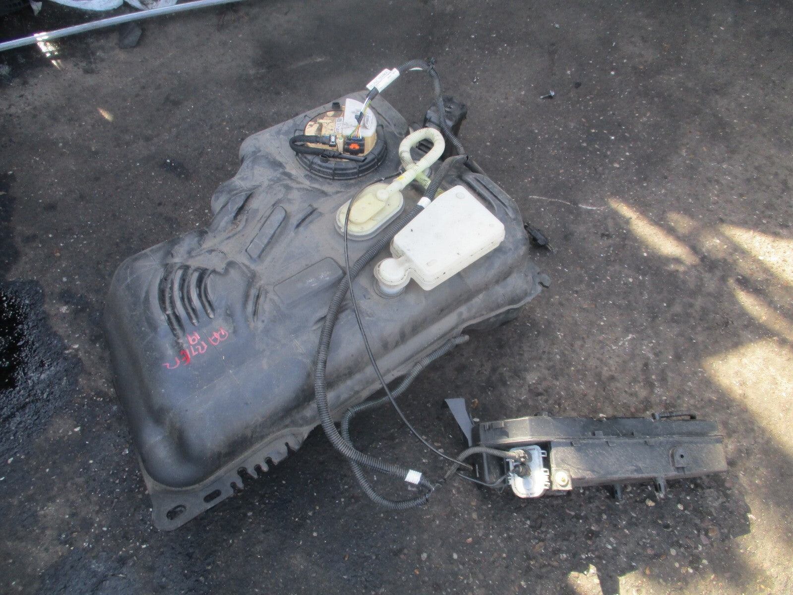 2019 PEUGEOT PARTNER 1.6 DIESEL FUEL TANK