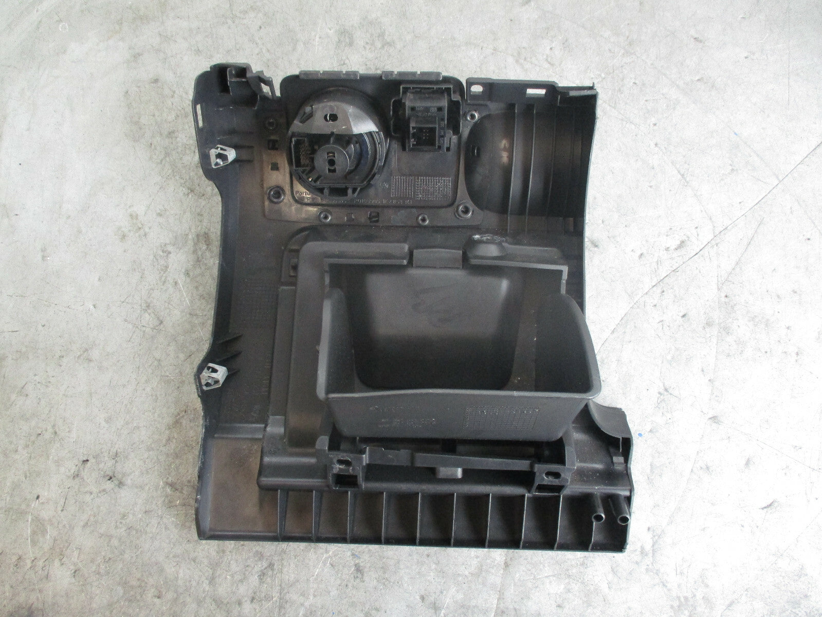 VW VOLKSWAGEN GOLF MK6 OS DRIVER SIDE GLOVE BOX WITH HEADLIGHT SWITCH 5K2857919