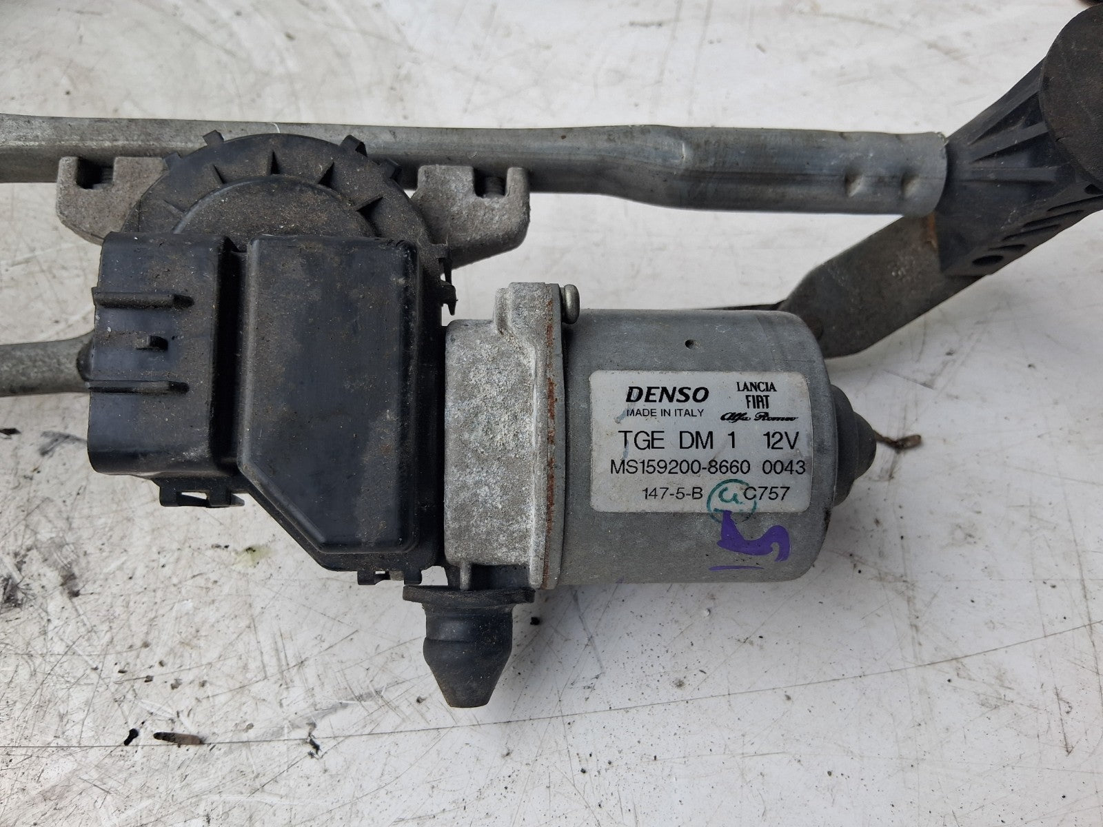 2015 FIAT 500 LOUNGE FRONT WINDSCREEN WIPER MOTOR LINKAGE MS1592008660