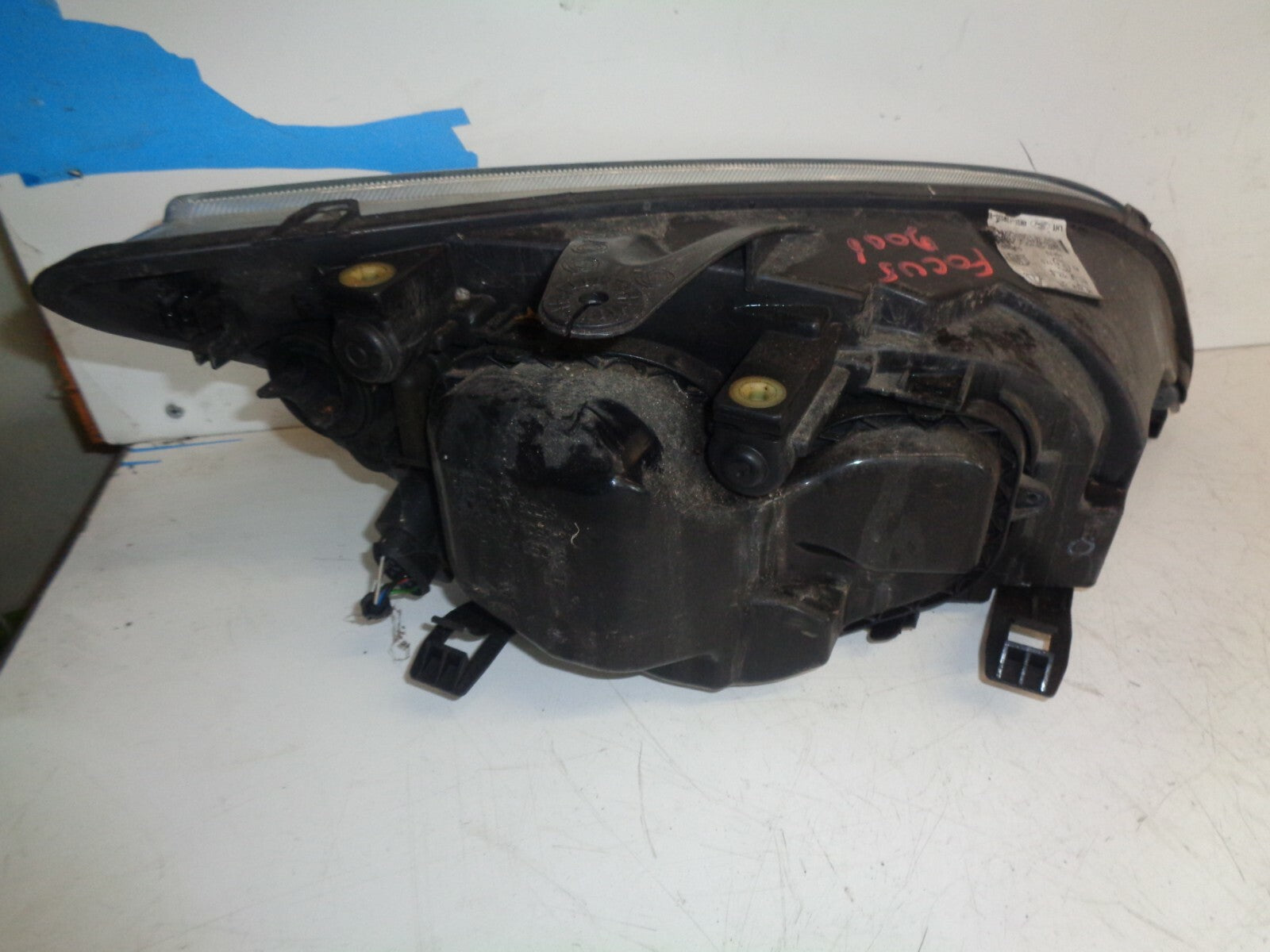 FORD FOCUS 2006 MK2 NS PASSENGER SIDE FRONT HEADLIGHT HEADLAMP 4M5113W030BE