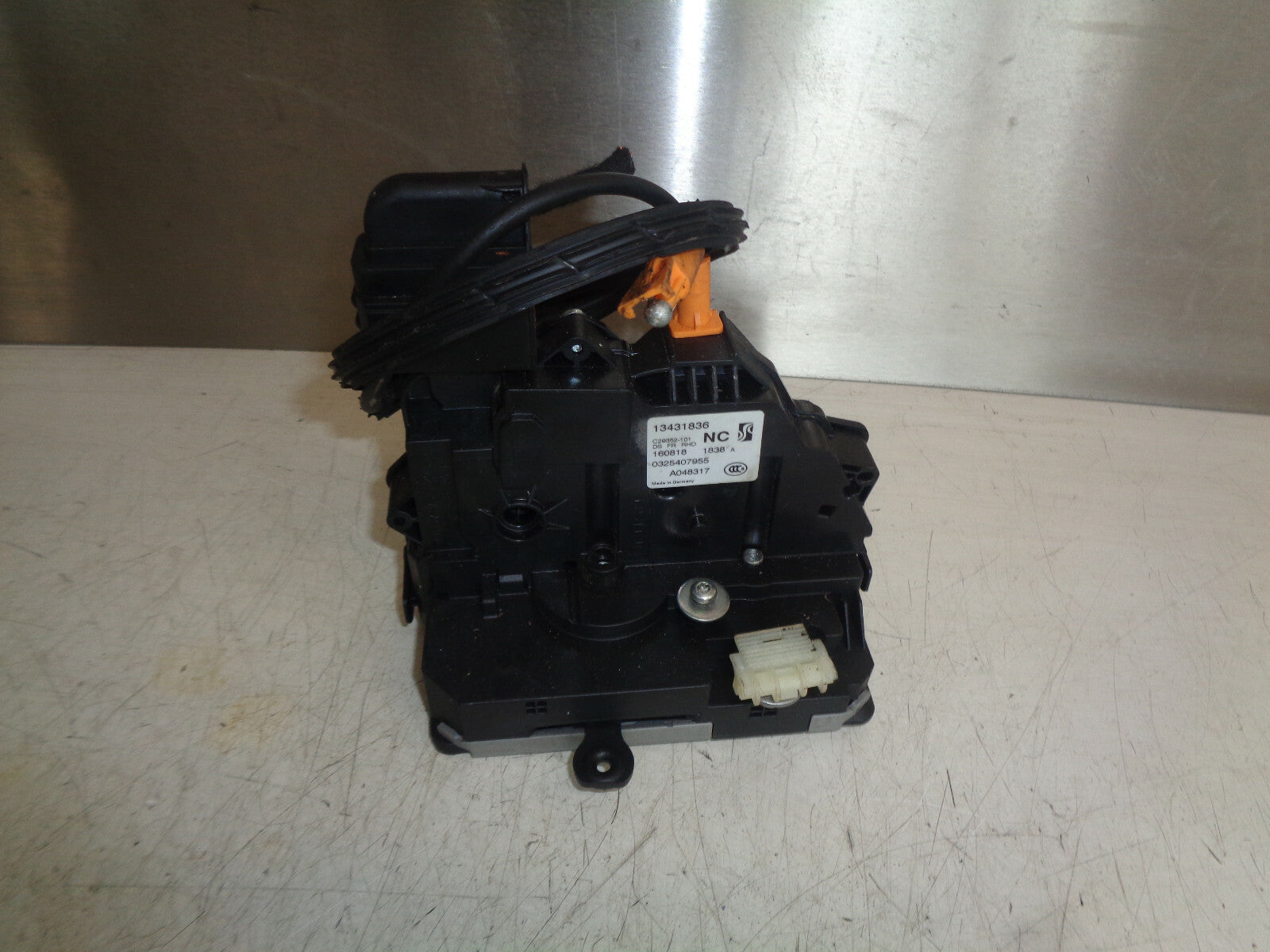 VAUXHALL CORSA E 2018 3 DOOR OS DRIVER SIDE DOOR LOCK MECHANISM 13431836