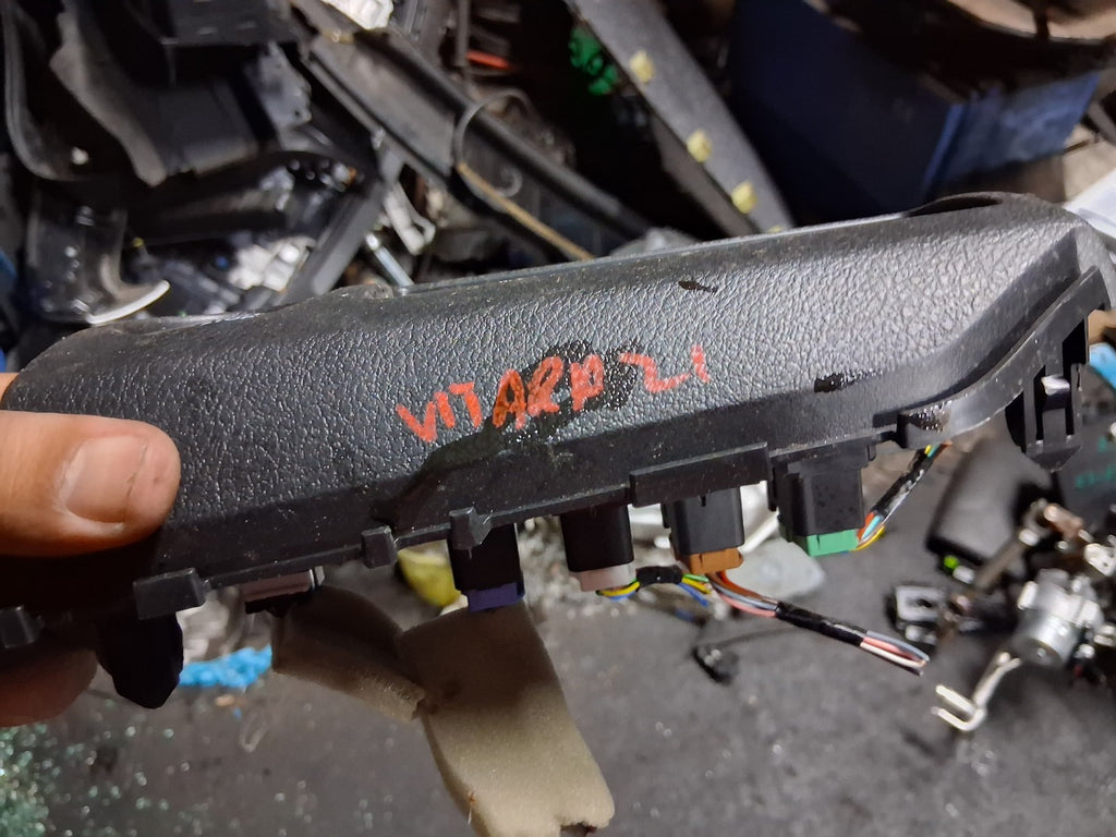 2022 SUZUKI VITARA MK4 TRACTION CONTROL SWITCH PUSH START BUTTON TRIM 7383286