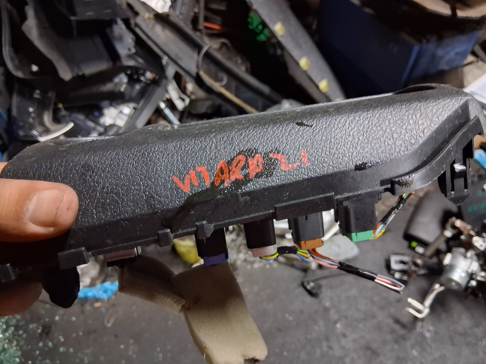 2022 SUZUKI VITARA MK4 TRACTION CONTROL SWITCH PUSH START BUTTON TRIM 7383286