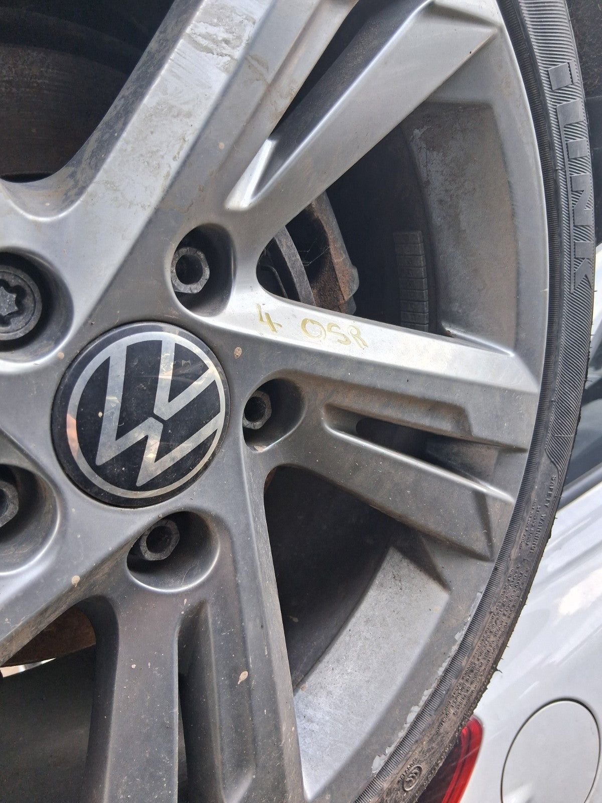 2022 VW VOLKSWAGEN GOLF MK8 R LINE 17 INCH ALLOY WHEEL WITH TYRE 225/45R17