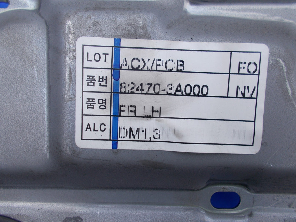 2005 HYUNDAI TRAJET GSI NSF PASSENGER SIDE FRONT WINDOW REGULATOR 824703A000