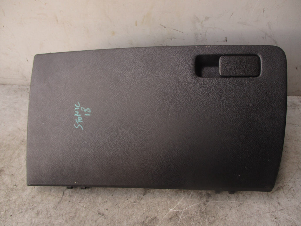 2018 KIA STONIC DASHBOARD GLOVE BOX STORAGE COMPARTMENT BOX LID 84510H8900