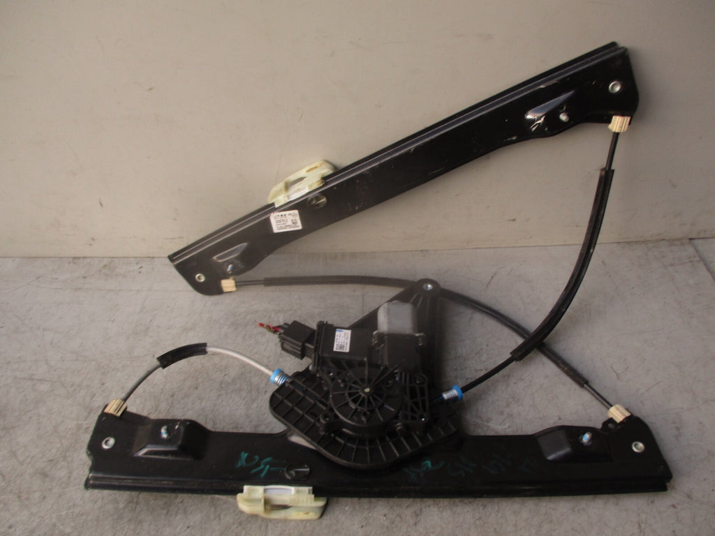 2021 MG HS NSF PASSENGER SIDE FRONT LEFT WINDOW MOTOR & REGULATOR  10367615