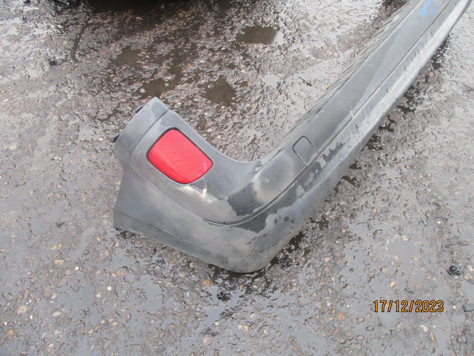2010 RENAULT KANGOO MK2 REAR BUMPER COMPLETE BLACK PLASTIC
