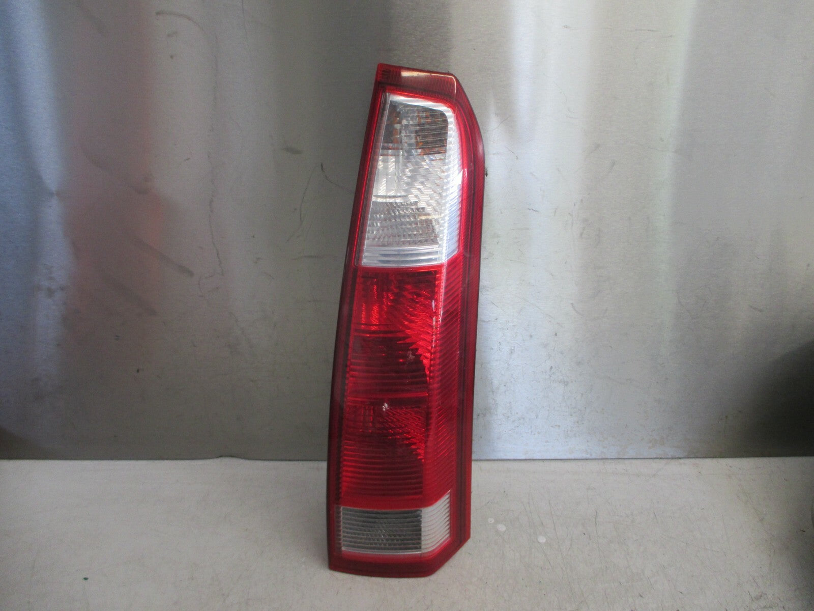 VAUXHALL MERIVA 2005 OSR DRIVER SIDE REAR LIGHT LAMP 13203392
