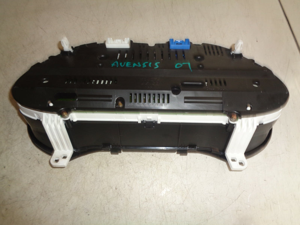 TOYOTA AVENSIS 2004 2.0 DIESEL SPEEDOMETER INSTRUMENT CLUSTER 8380005640H