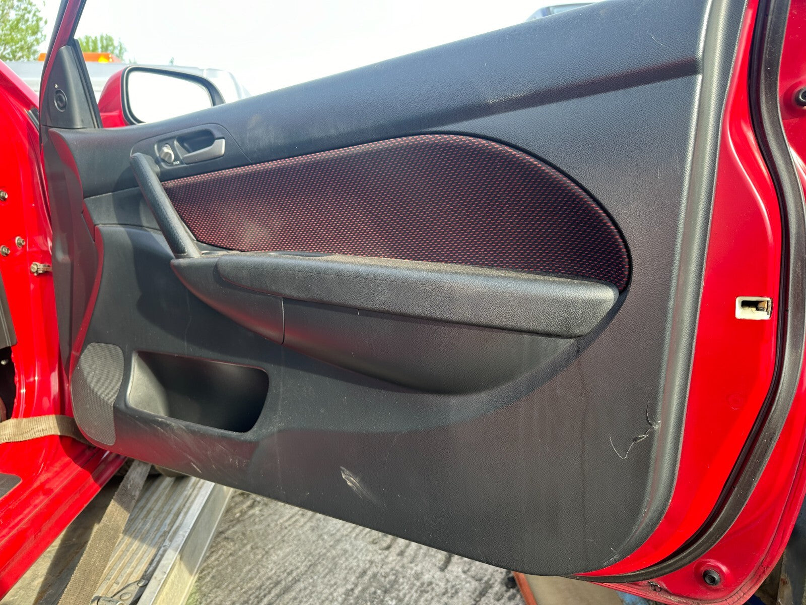 2005 HONDA CIVIC MK7 3 DOOR OS DRIVER SIDE DOOR COMPLETE RED R81