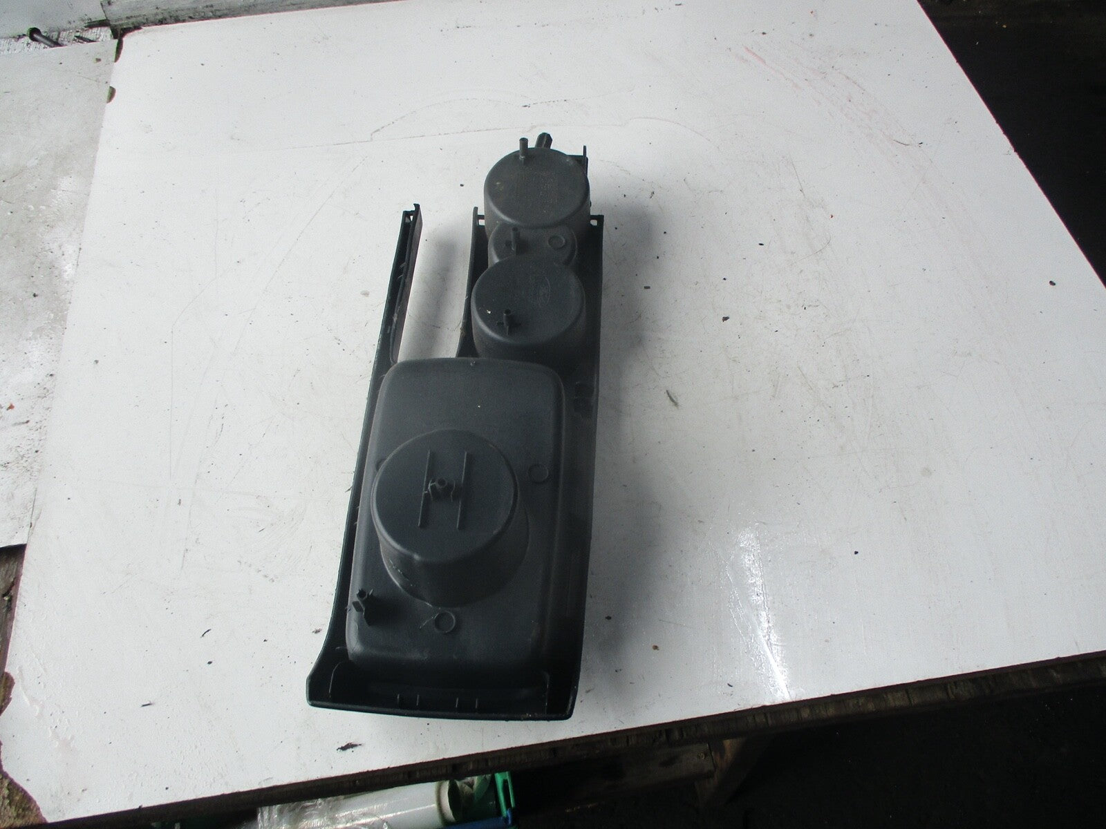 FORD FIESTA MK7 GEARSTICK CENTRE CONSOLE CUP HOLDER TRIM 0526 1011931 01