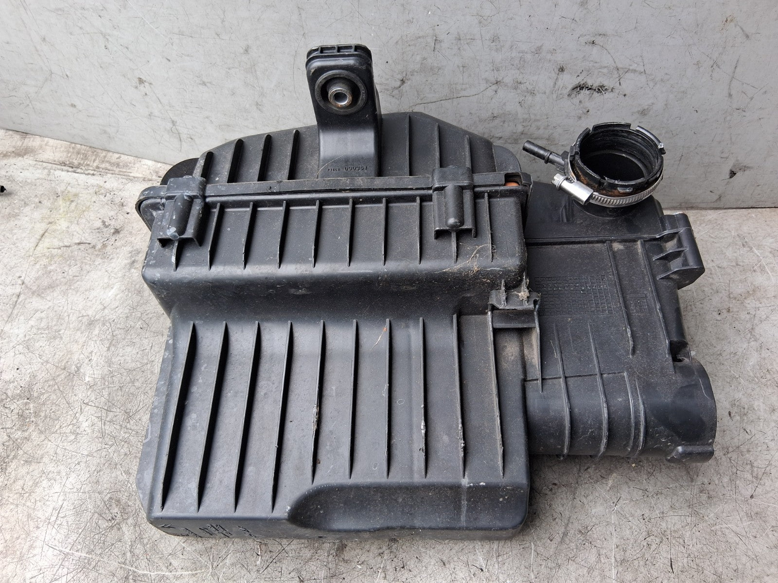 2012 PEUGEOT 208 AIR FILTER CLEANER BOX HOUSING BOX