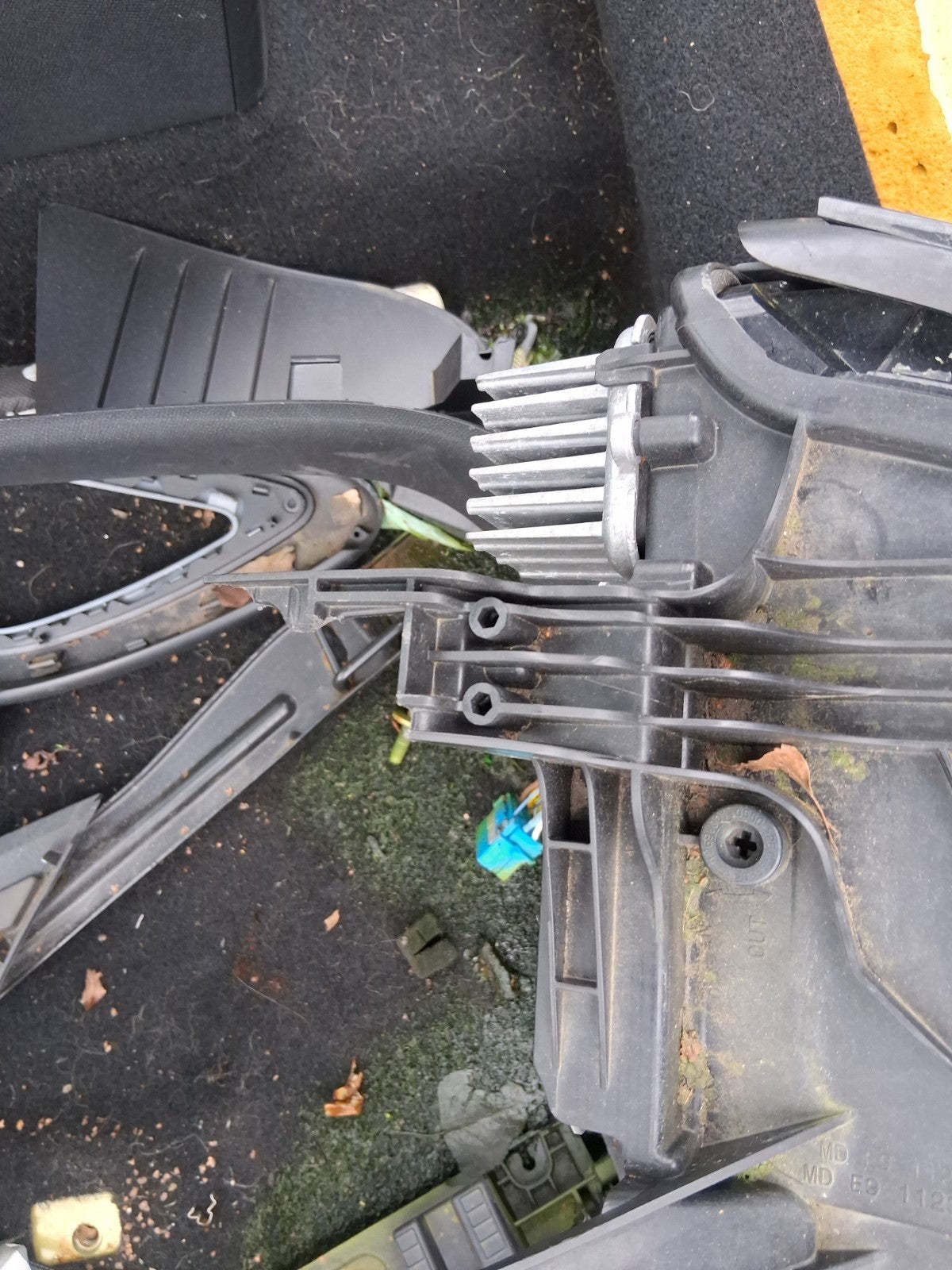 2023 VAUXHALL ASTRA L ESTATE NSF PASSENGER SIDE HEADLIGHT DAMAGED 9851881480