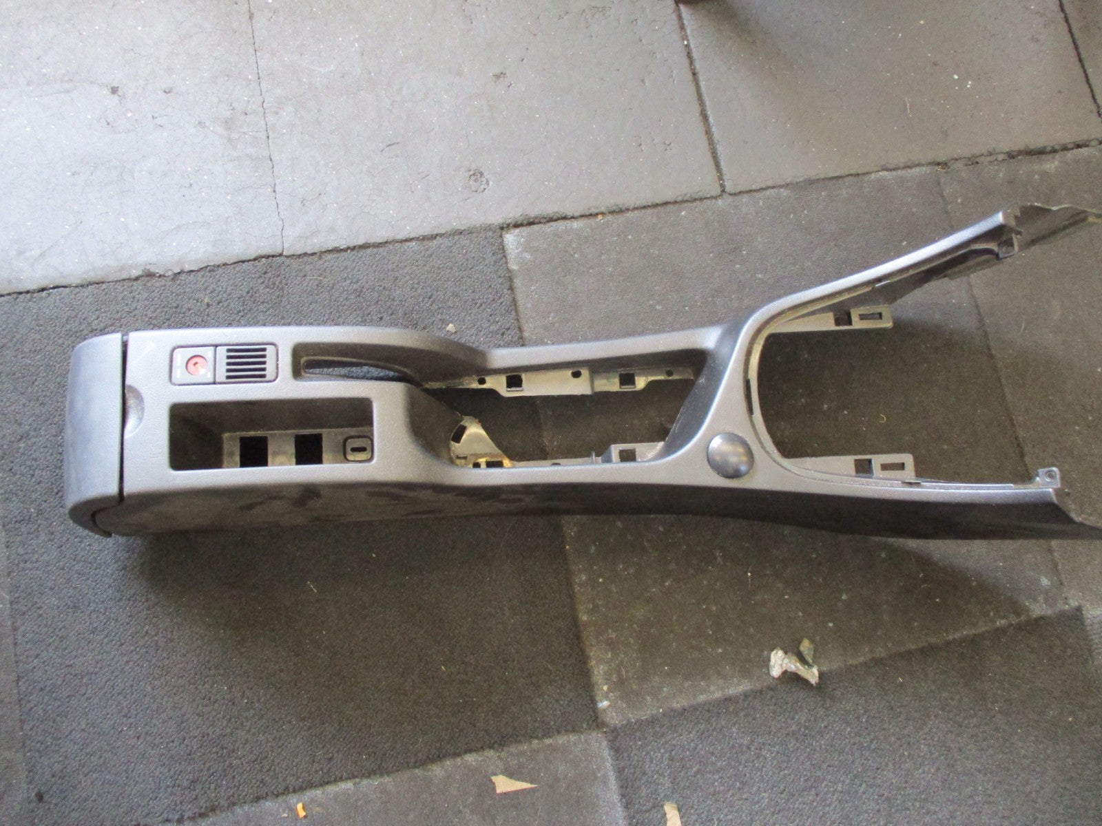 PEUGEOT 307CC 2008 CENTRE CONSOLE PLASTIC TRIM HANDBRAKE SURROUND 9634496677