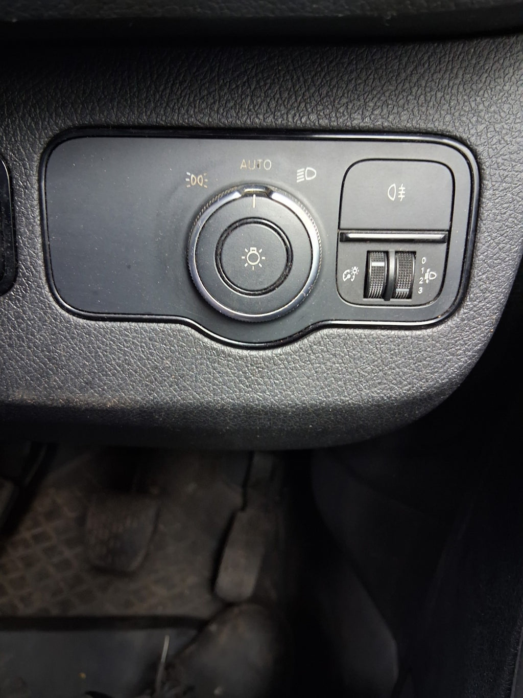 2018 MERCEDES BENZ SPRINTER W907 HEADLIGHT ADJUSTER CONTROL SWITCH PANEL