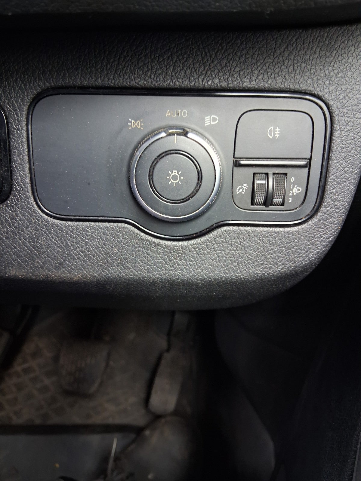 2018 MERCEDES BENZ SPRINTER W907 HEADLIGHT ADJUSTER CONTROL SWITCH PANEL