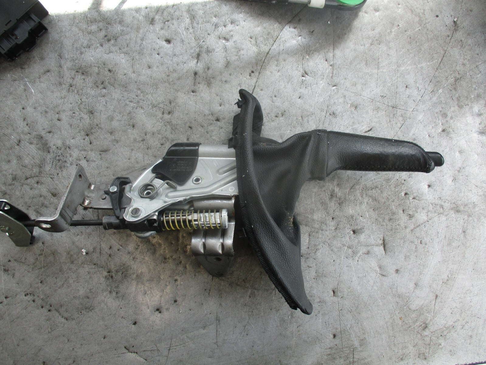 BMW 3 SERIES E90 PARKING HANDBRAKE LEVER HANDLE 6764924
