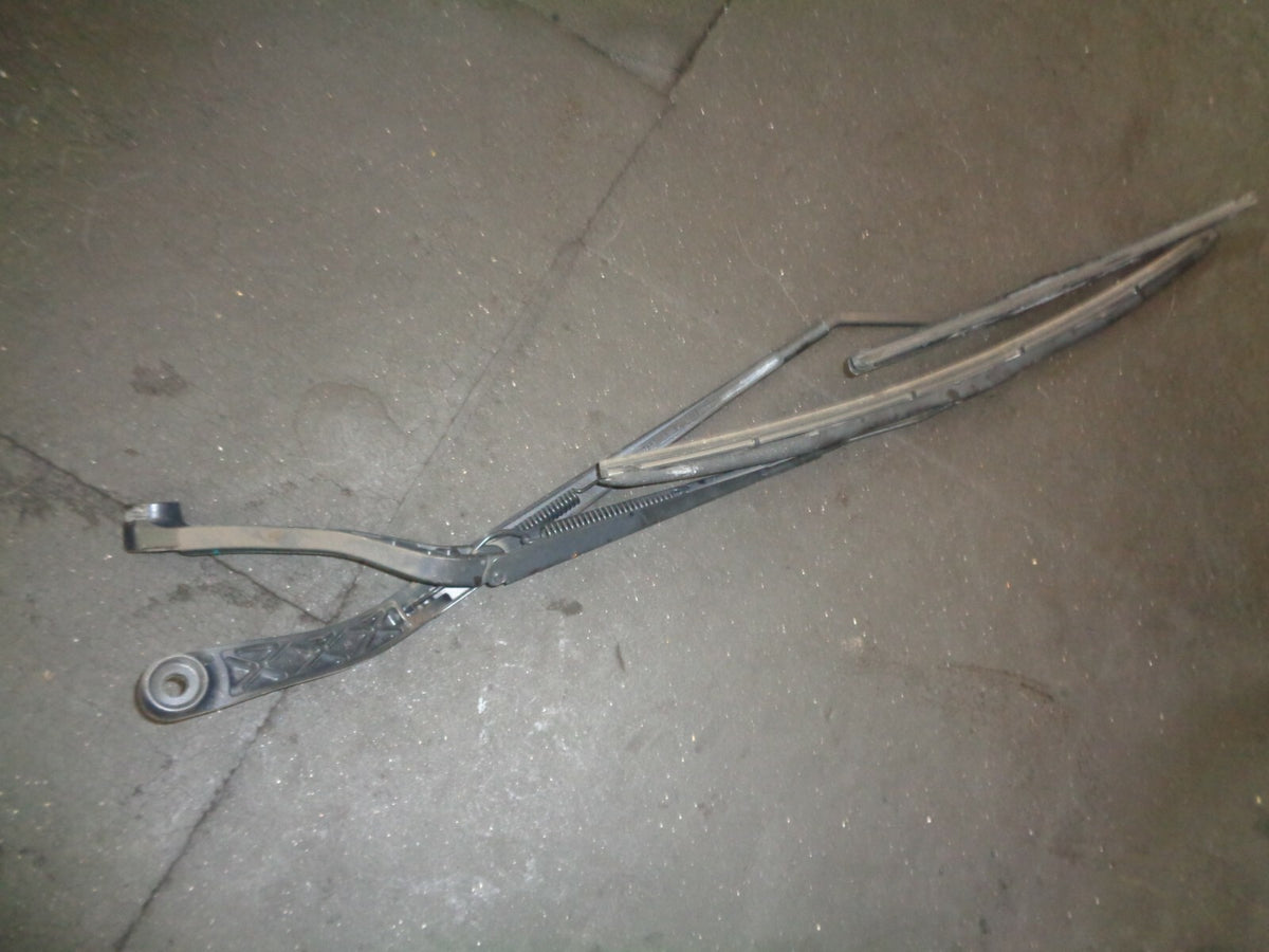 VAUXHALL INSIGNIA 2014 MK1 FRONT WINDSCREEN WIPER ARM 13227401
