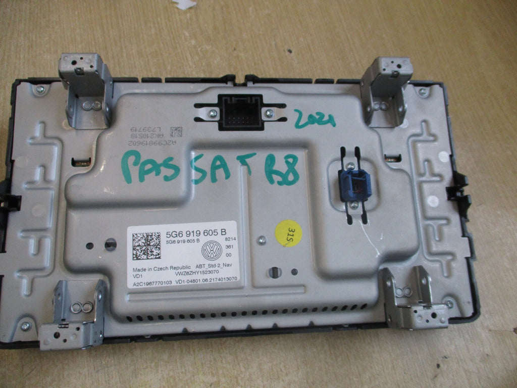 2021 VOLKSWAGEN PASSAT B8 SAT NAV HEAD UNIT DISPLAY SCREEN 5G6919605B 3G5035820D