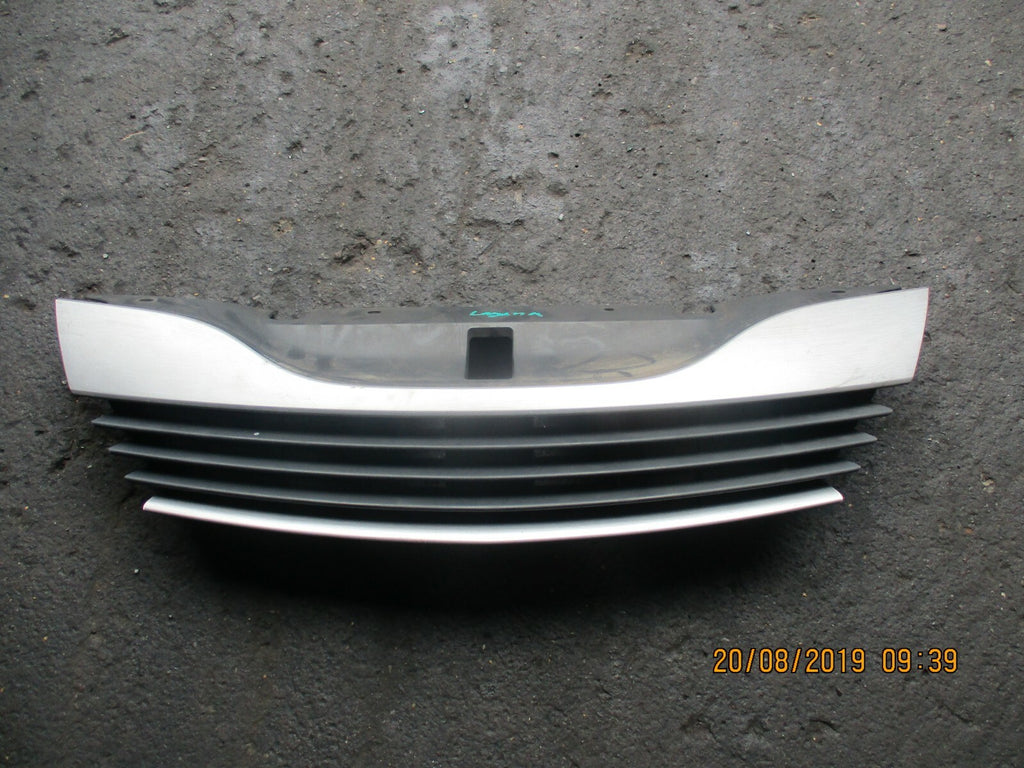 RENAULT LAGUNA MK2 FRONT HOOD GRILLE PANEL SILVER 8200012581