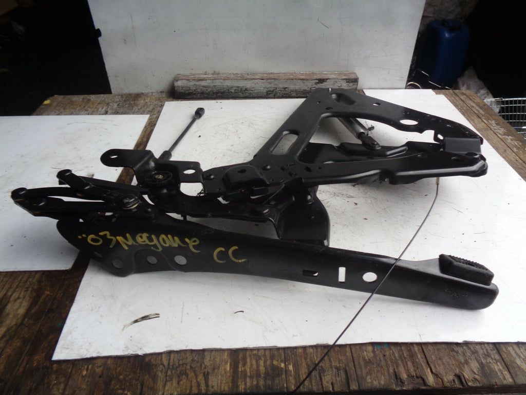 RENAULT MEGANE MK2 CC OFF DRIVER SIDE REAR ROOF HINGE e84827756