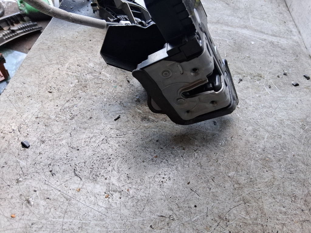 2020 MERCEDES A CLASS W177 OSF DRIVER FRONT DOOR LOCK MECHANISM A0997201802