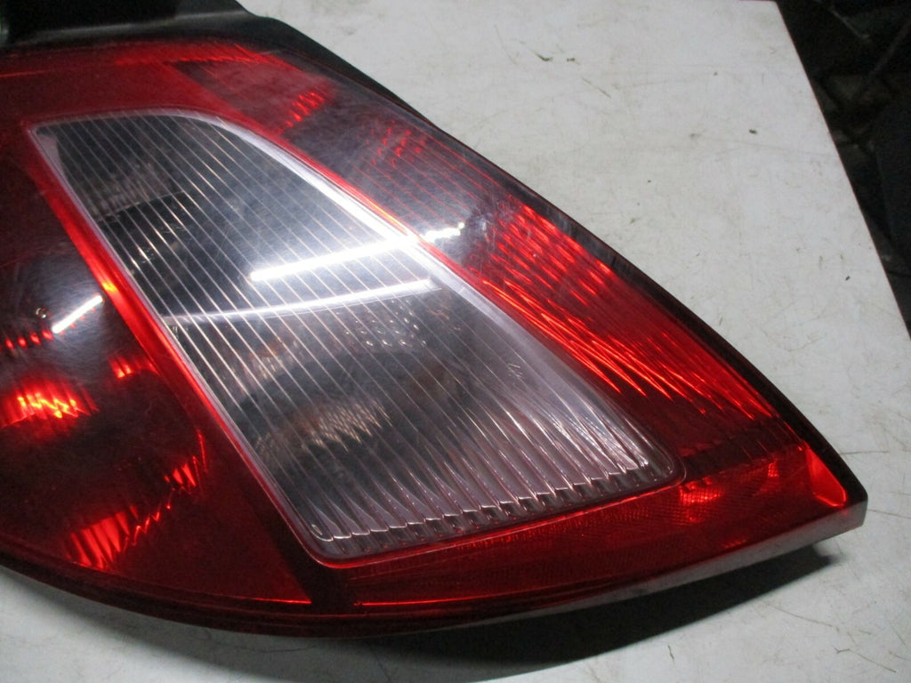 RENAULT MEGANE MK2 2004 NSR PASSENGER SIDE REAR BRAKE TAIL LIGHT 8200073236