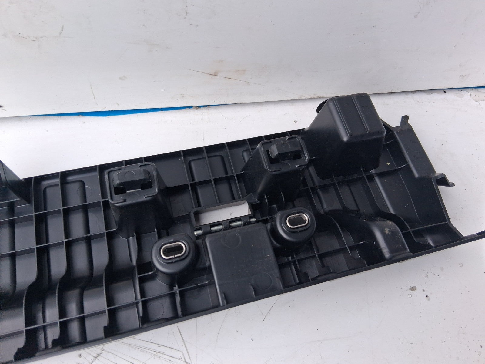 2024 BMW 2 SERIES F44 COUPE TAILGATE TRUNK INTERIOR FLOOR BRACKET 7475719