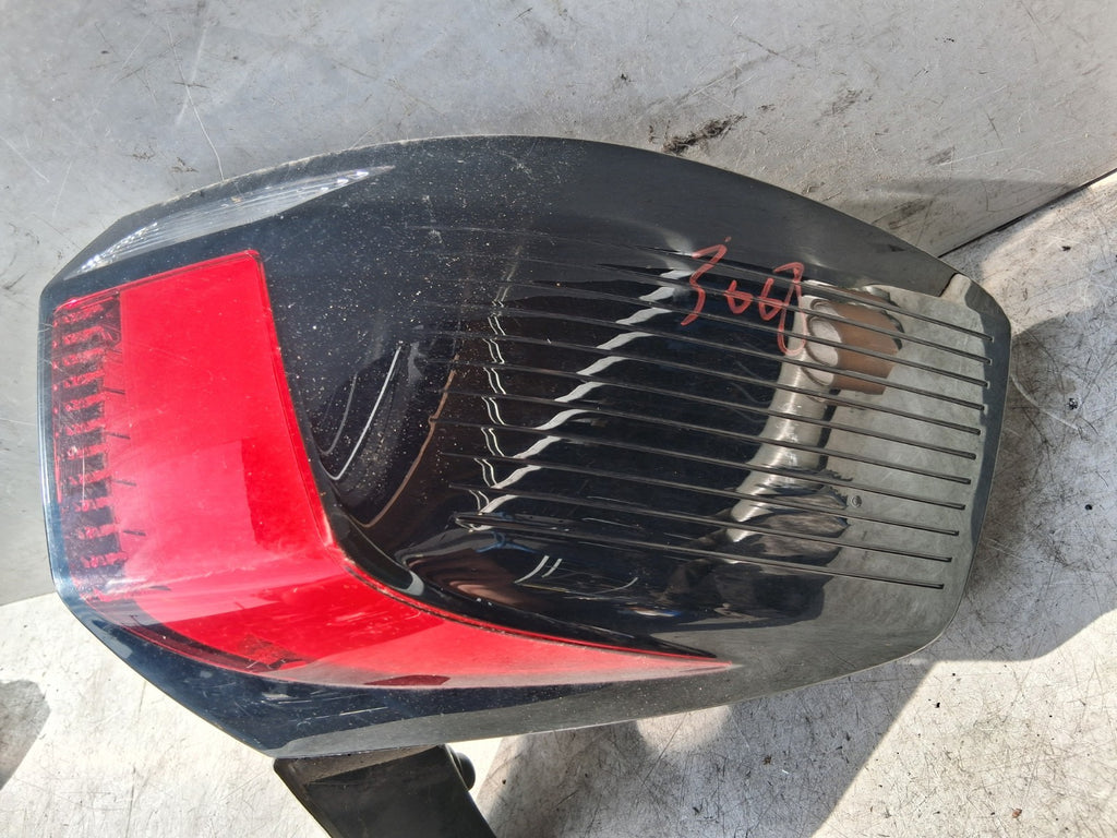 2019 PEUGEOT 5008 MK2 NSR PASSENGER SIDE REAR LEFT TAIL LIGHT 9811028080