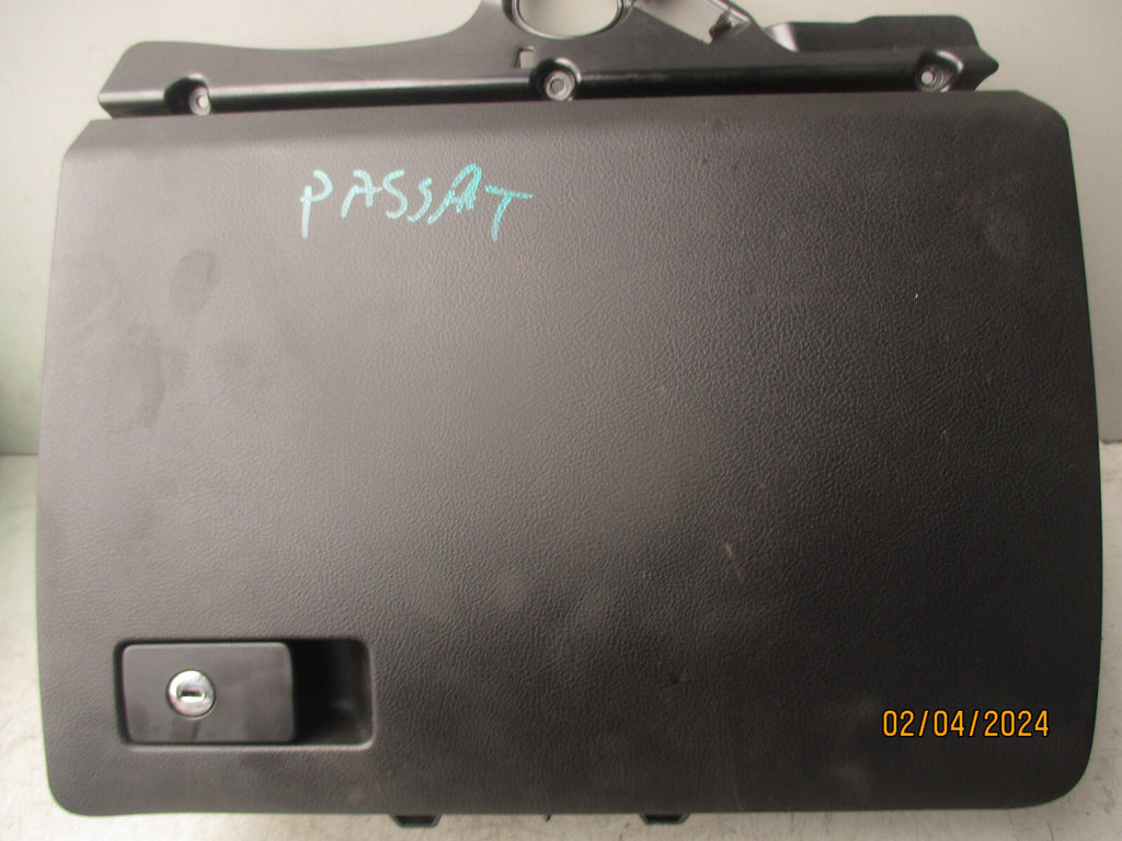 2008 VOLKSWAGEN PASSAT GLOVE BOX STORAGE COMPARTMENT 3C2857114