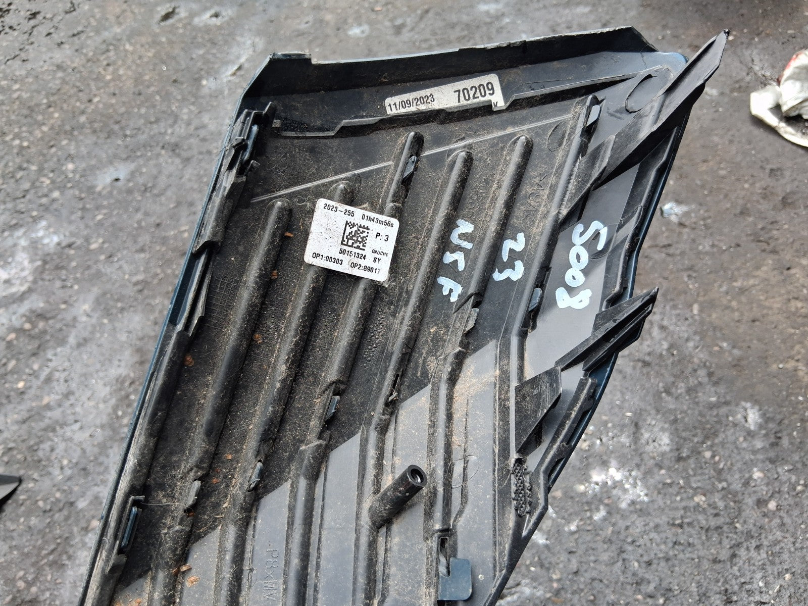 2023 PEUGEOT 5008 MK2 NSF PASSENGER SIDE FRONT BUMPER UPPER GRILL MOULDING