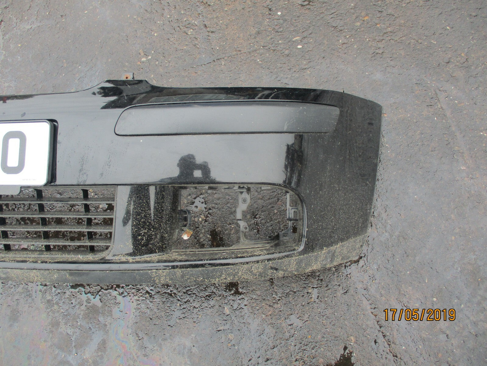 VW VOLKSWAGEN GOLF MK5 FRONT BUMPER BLACK DAMAGED