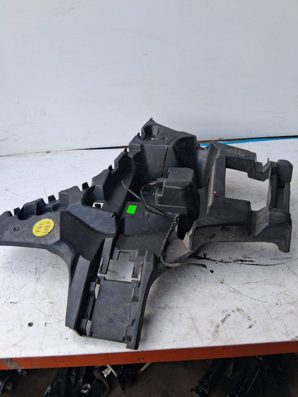 2024 BMW 2 SERIES REAR BUMPER BRACKET 16523410