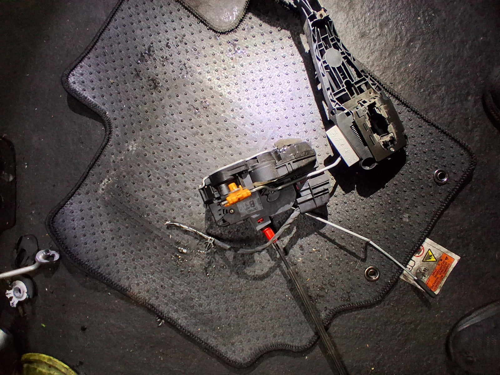 2018 VAUXHALL ZAFIRA C OSR DRIVER SIDE REAR RIGHT DOOR LOCK MECHANISM 13579556