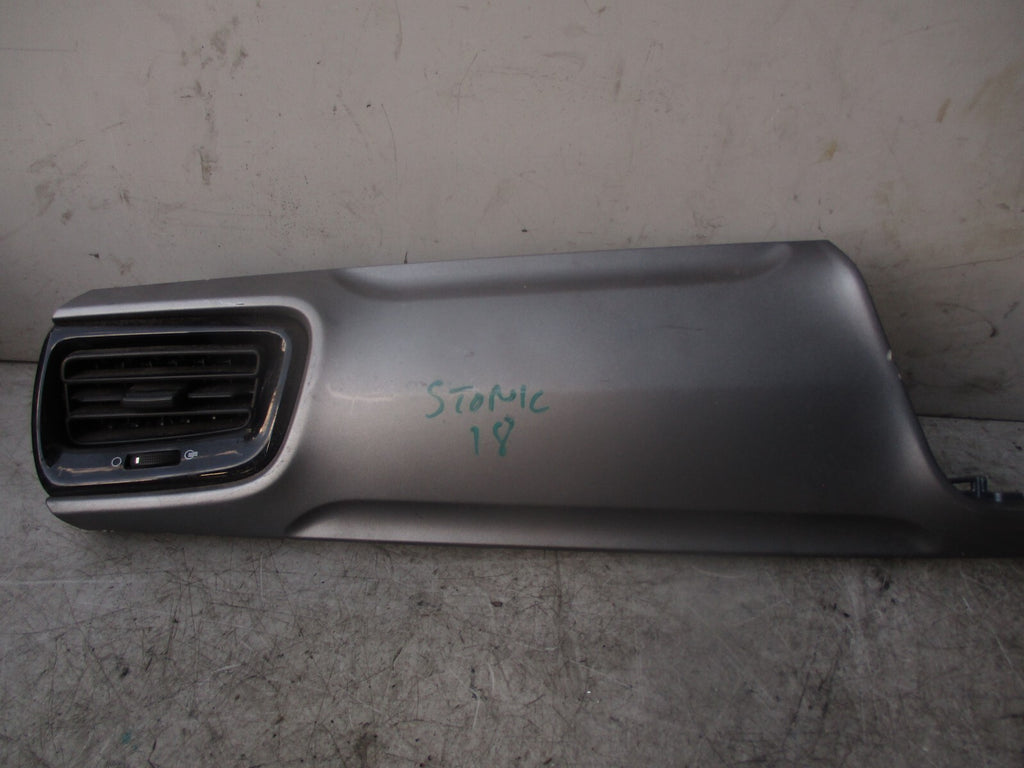 2018 KIA STONIC PASSENGER FRONT AIR VENT & DASHBOARD PANEL COVER TRIM 84721H8RA0