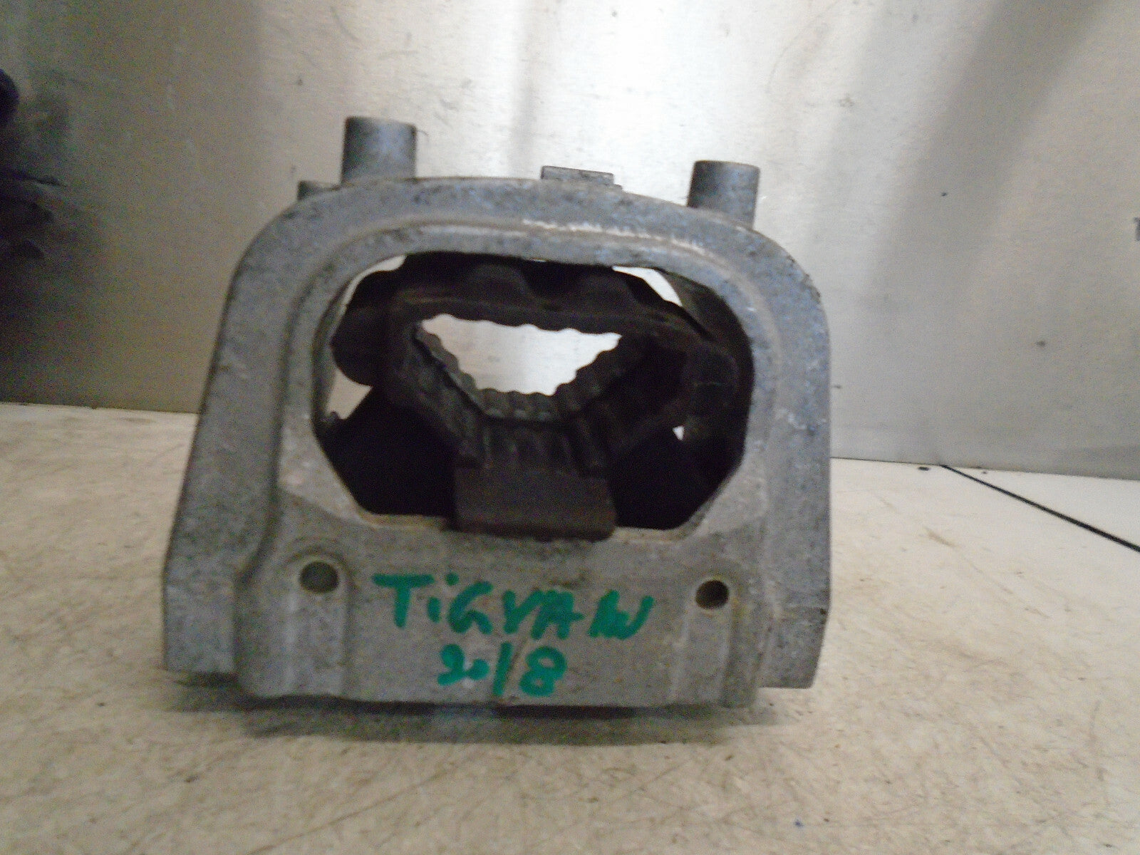 VW VOLKSWAGEN TIGUAN 2018 MK2 2.0 DIESEL DRIVER SIDE GEARBOX MOUNT 5Q0199262DF