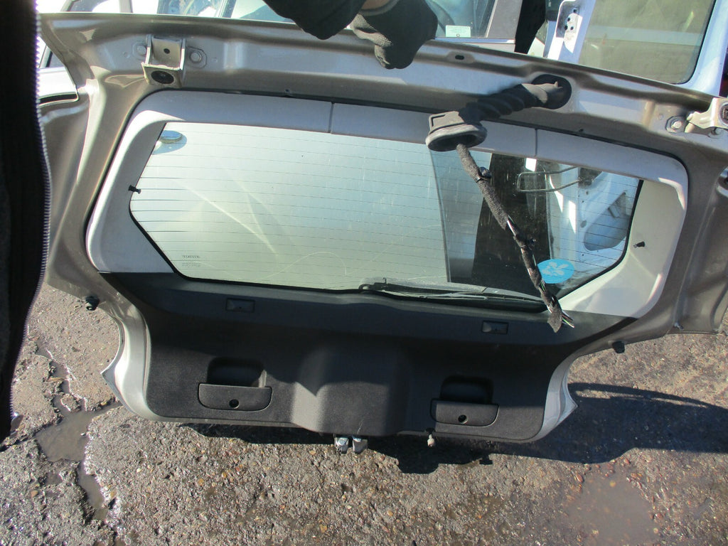 FIAT BRAVO MK2 5 DOOR BOOT LID TAILGATE LIGHT 272/B AVORIO VANITOSO