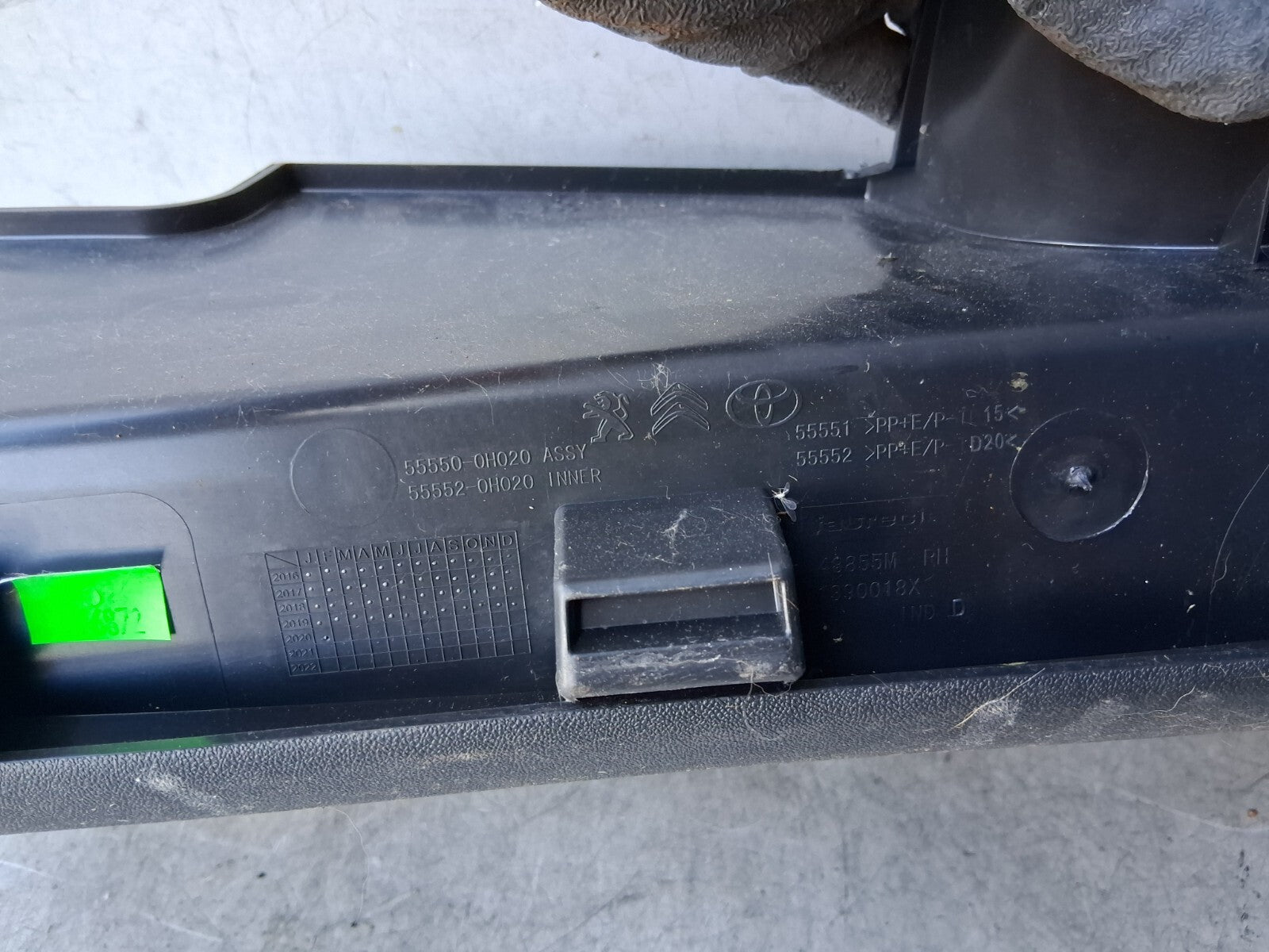 2019 CITROEN C1 MK2 GLOVE BOX FRONT STORAGE COMPARTMENT 555500H020