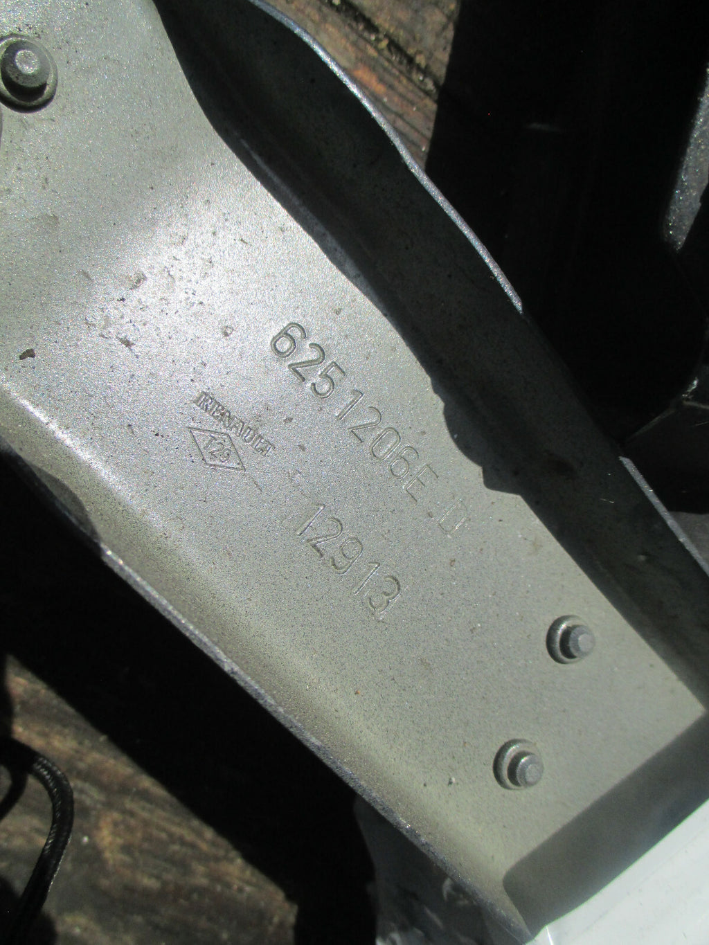 RENAULT MEHANE MK3 COUPE 2013 FRONT DRIVER + PASSENGER BRACKET MOUNT 6251206E